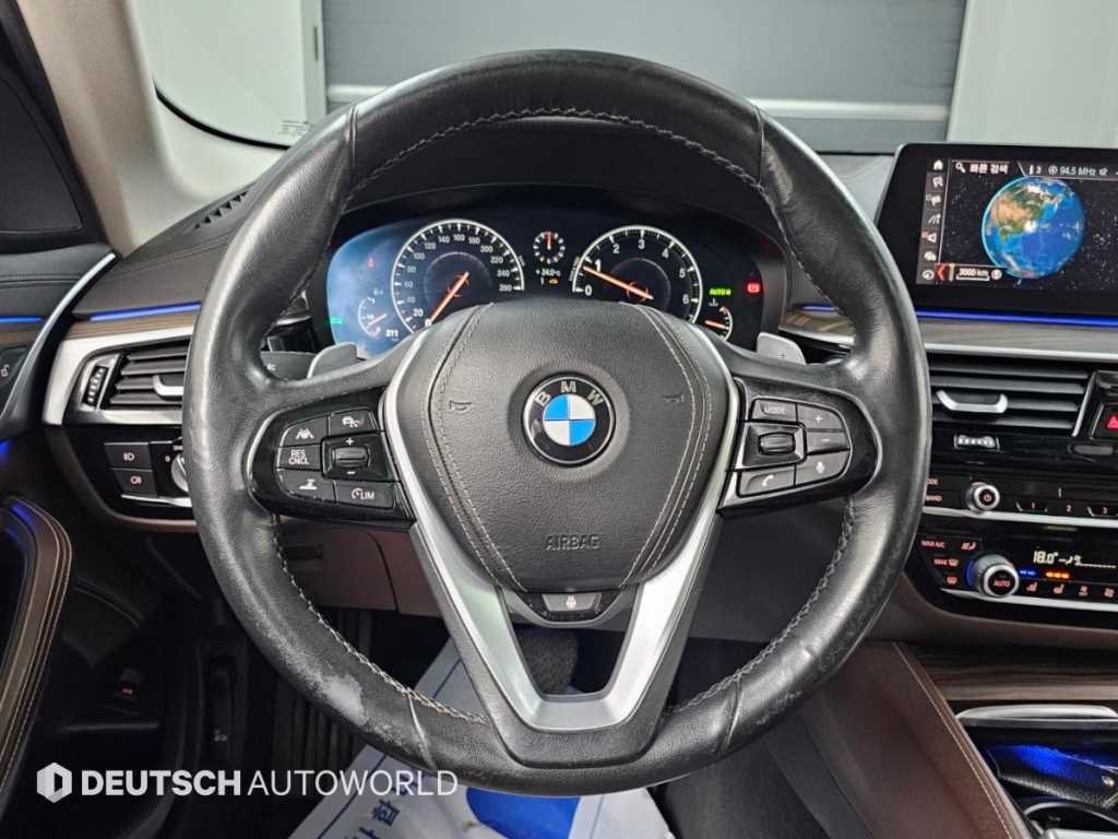 BMW 5시리즈 5시리즈 (G30) 530i M 스포츠 플러스 이미지 13