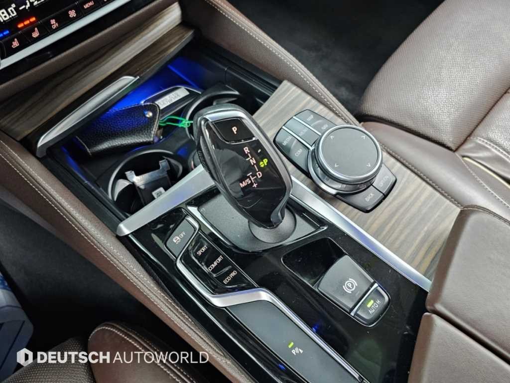 BMW 5시리즈 5시리즈 (G30) 530i M 스포츠 플러스 이미지 9