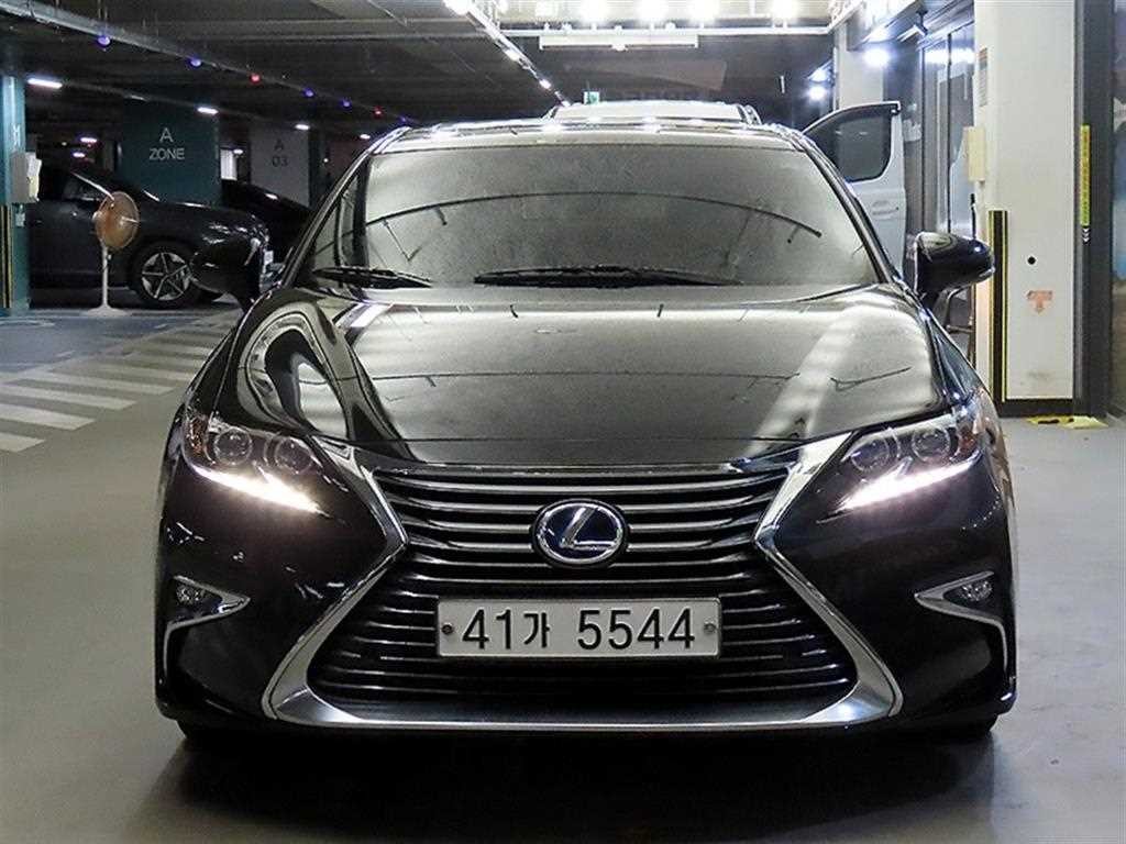 렉서스 ES 뉴ES300h 슈프림+ 이미지 2