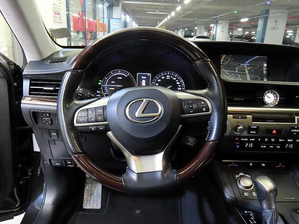 렉서스 ES 뉴ES300h 슈프림+ 이미지 8