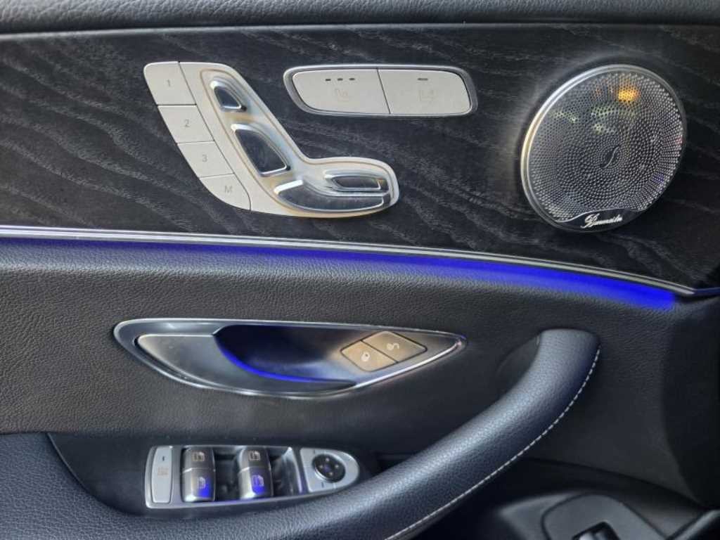 벤츠 E 클래스 E-클래스 W213 E220d 아방가르드 이미지 9