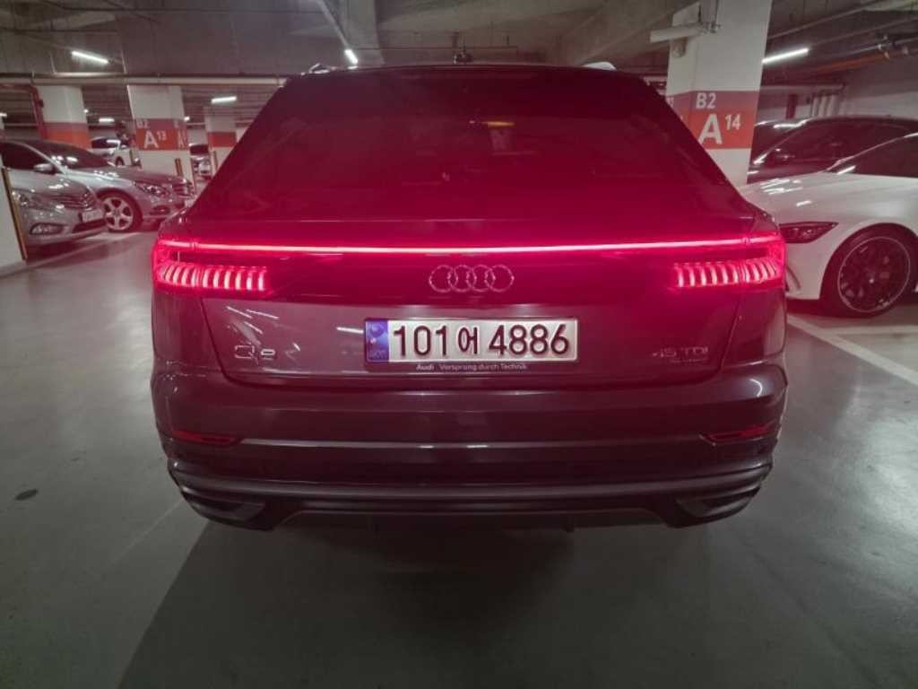 아우디 Q8 45 TDI 콰트로 프리미엄 이미지 2
