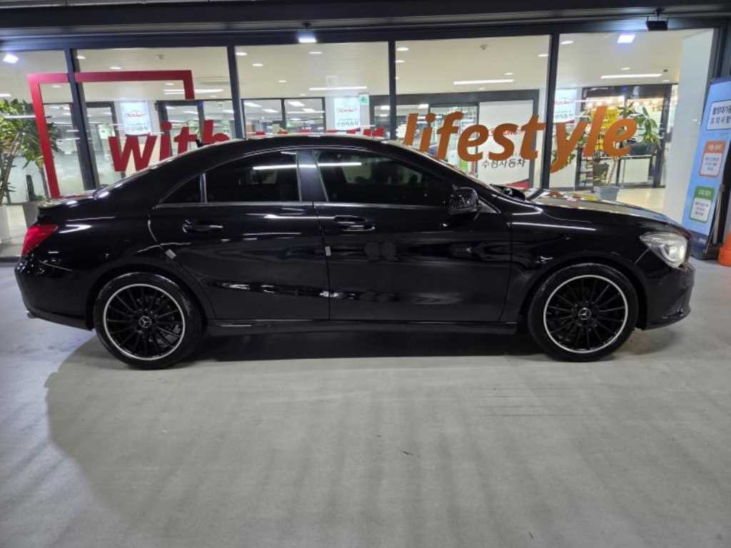 벤츠 CLA 클래스 CLA클래스 CLA 200 CDI 4매틱 이미지 3