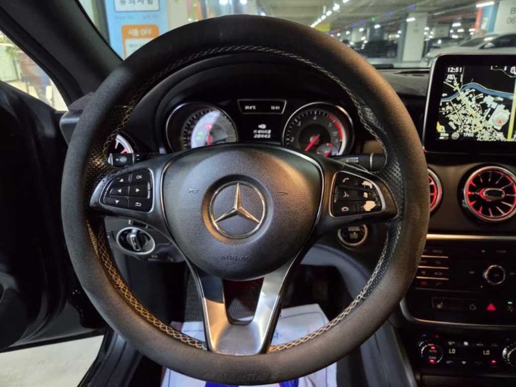 벤츠 CLA 클래스 CLA클래스 CLA 200 CDI 4매틱 이미지 8