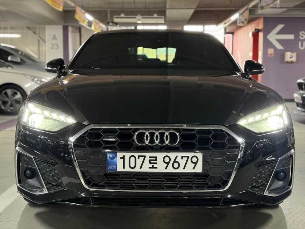 아우디 A5 A5 (F5) 40 TFSI 콰트로 프리미엄 스포트백 이미지 1