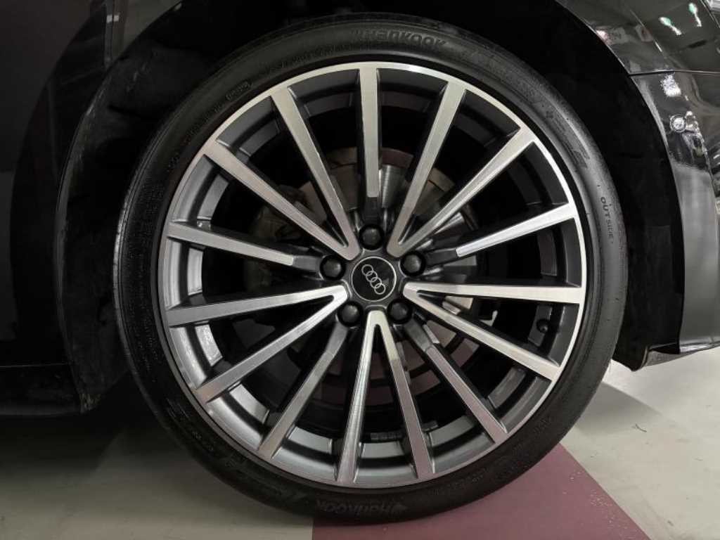 아우디 A5 A5 (F5) 40 TFSI 콰트로 프리미엄 스포트백 이미지 19