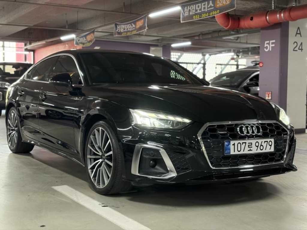 아우디 A5 A5 (F5) 40 TFSI 콰트로 프리미엄 스포트백 이미지 2