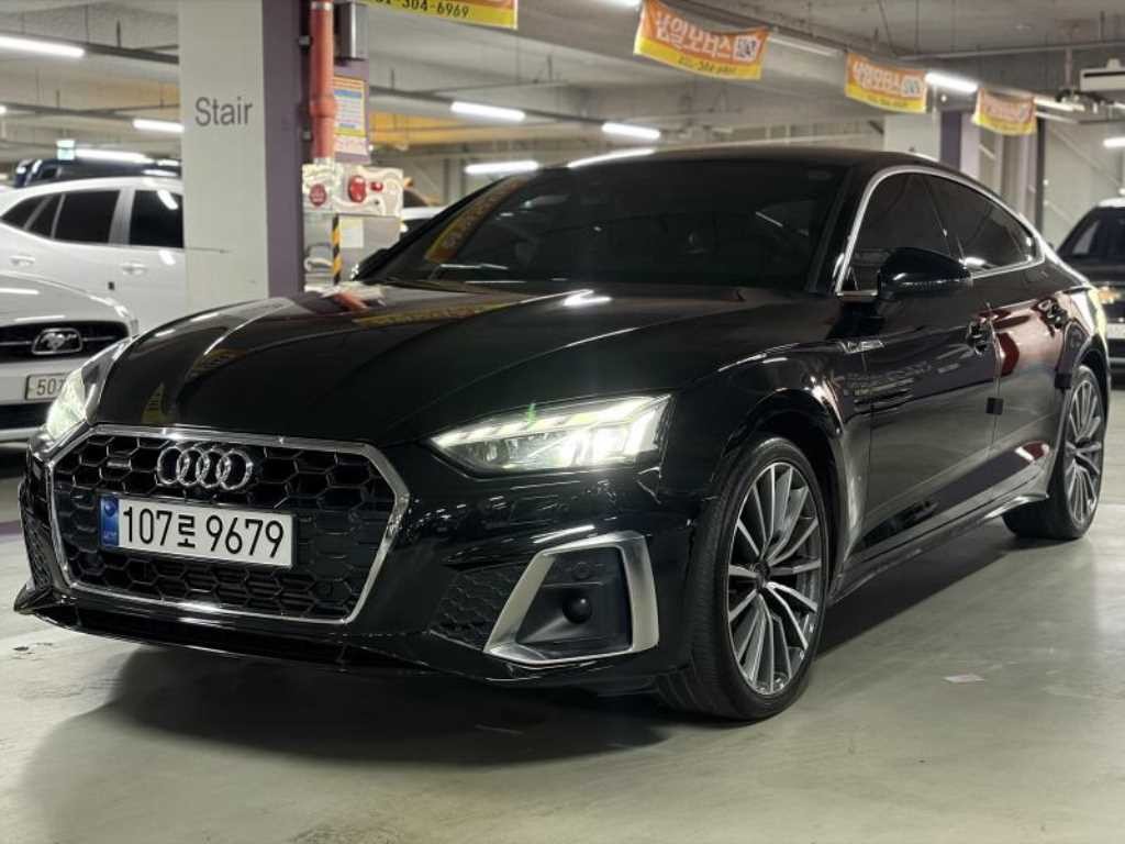 아우디 A5 A5 (F5) 40 TFSI 콰트로 프리미엄 스포트백 이미지 3