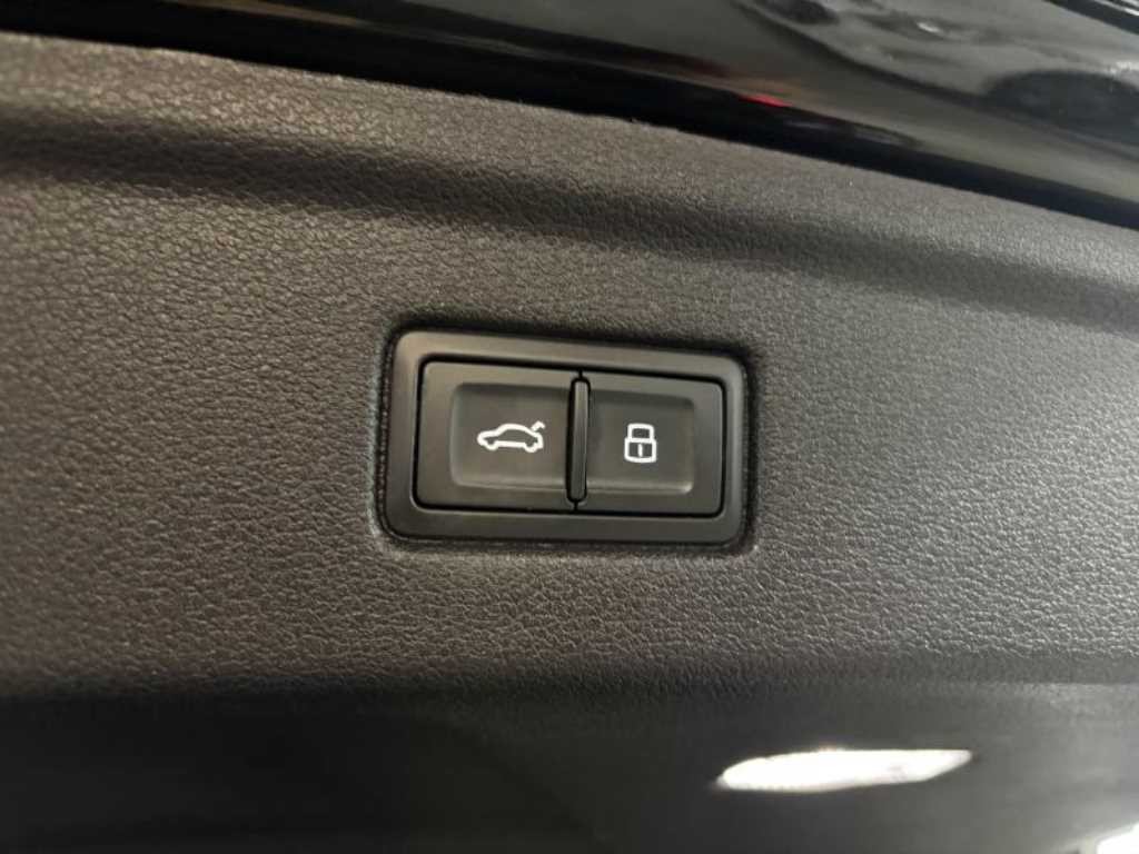 아우디 A5 A5 (F5) 40 TFSI 콰트로 프리미엄 스포트백 이미지 6