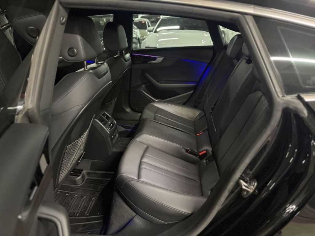 아우디 A5 A5 (F5) 40 TFSI 콰트로 프리미엄 스포트백 이미지 9