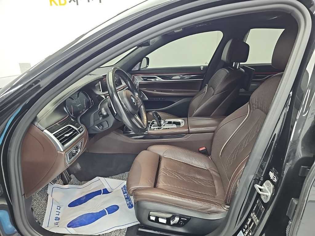 BMW 7시리즈 7시리즈 (G11) M760Li xDrive 이미지 11