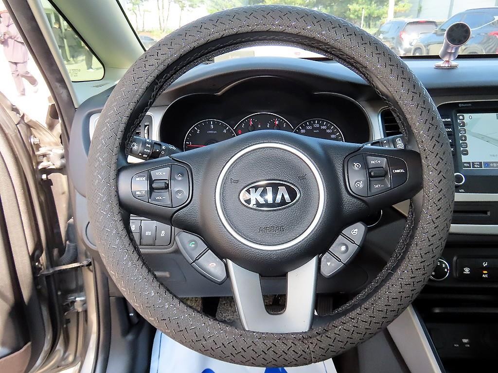 기아 카렌스 더뉴 카렌스 1.7 VGT 프레스트지 이미지 8