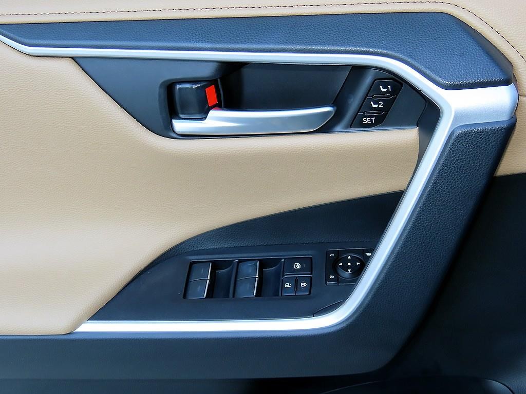 토요타 라브4 RAV4(5세대) 2.5 4WD 하이브리드 LTD 이미지 11