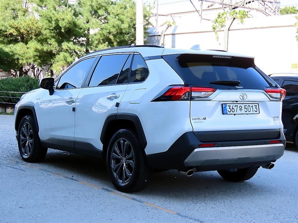 토요타 라브4 RAV4(5세대) 2.5 4WD 하이브리드 LTD 이미지 3
