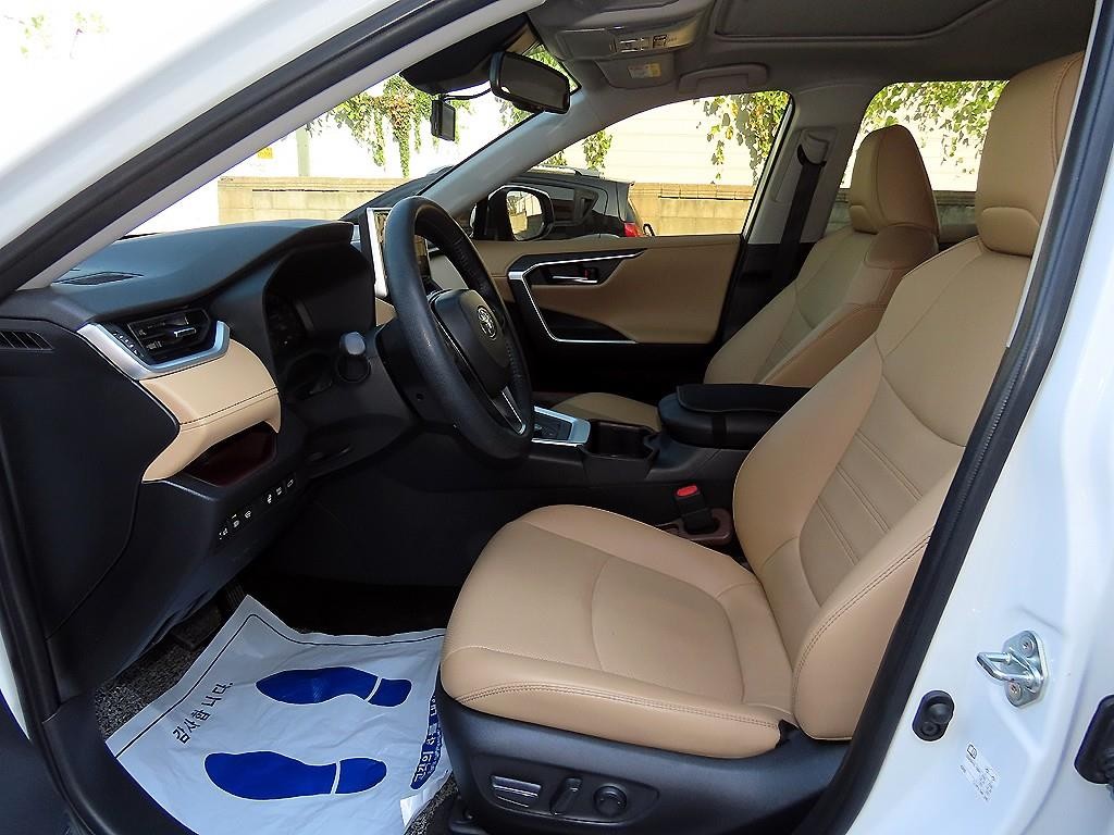 토요타 라브4 RAV4(5세대) 2.5 4WD 하이브리드 LTD 이미지 5