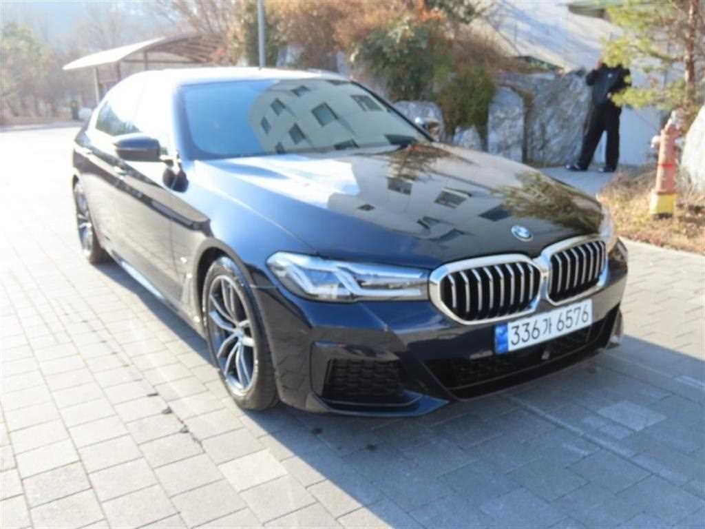 BMW 5시리즈 5시리즈 (G30) 520i M 스포츠 이미지 2