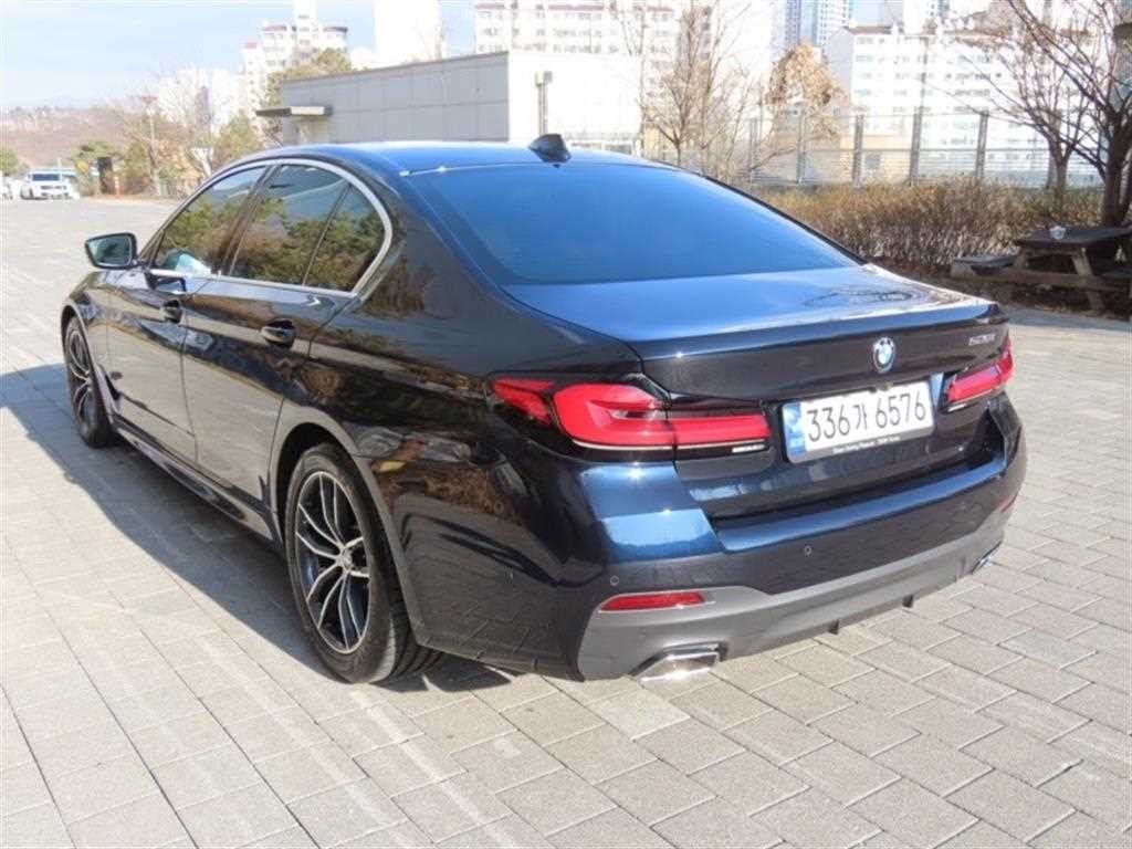 BMW 5시리즈 5시리즈 (G30) 520i M 스포츠 이미지 4