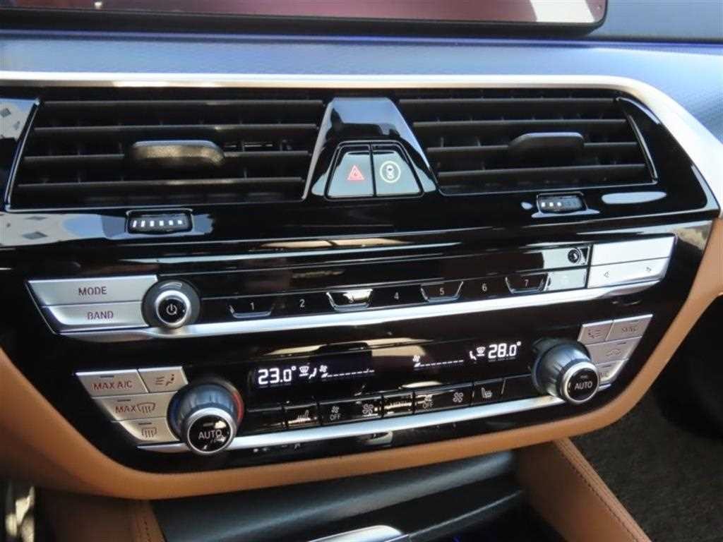 BMW 5시리즈 5시리즈 (G30) 520i M 스포츠 이미지 7