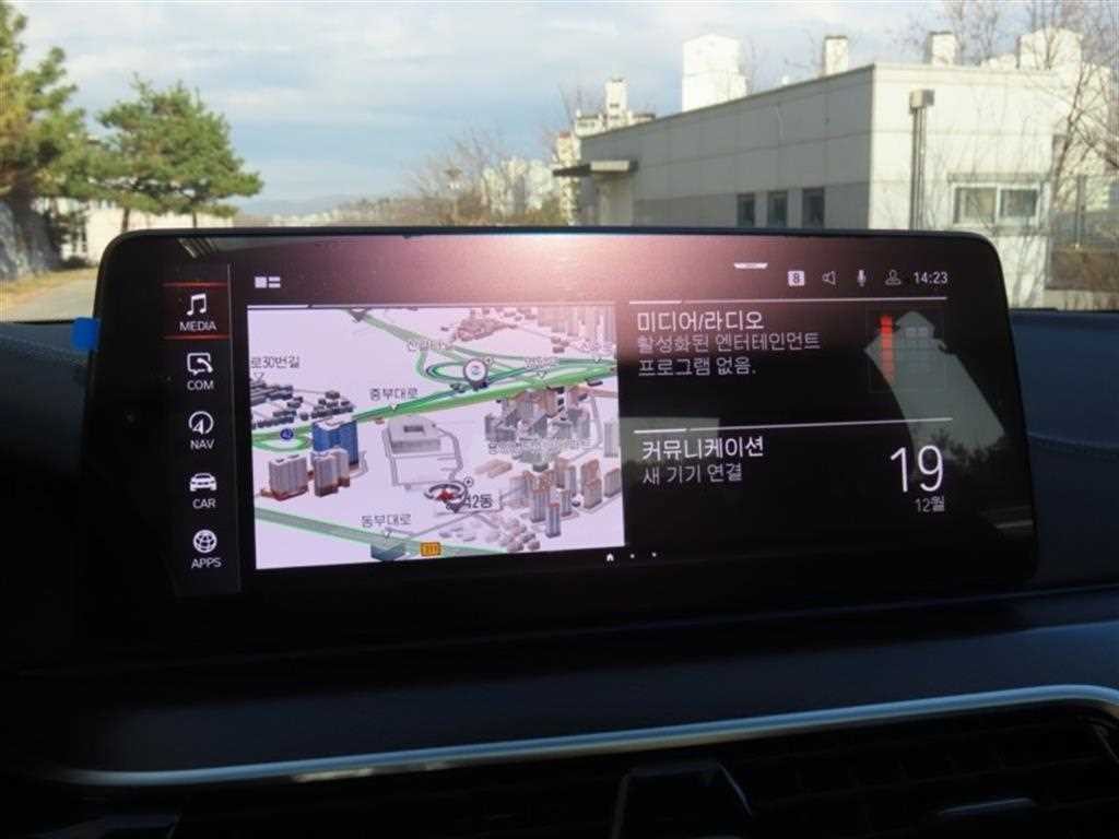 BMW 5시리즈 5시리즈 (G30) 520i M 스포츠 이미지 8