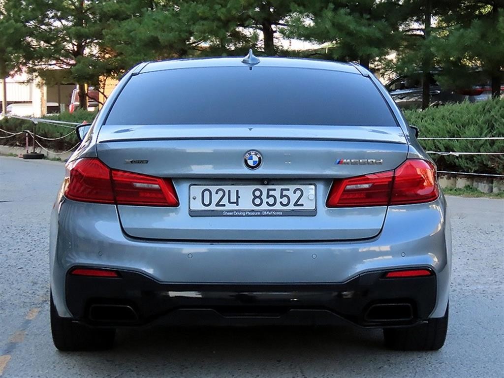 BMW 5시리즈 5시리즈 (G30) M550d xDrive 이미지 4