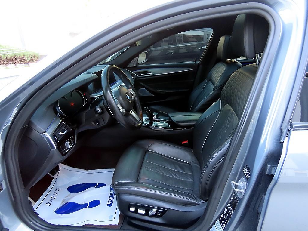 BMW 5시리즈 5시리즈 (G30) M550d xDrive 이미지 5