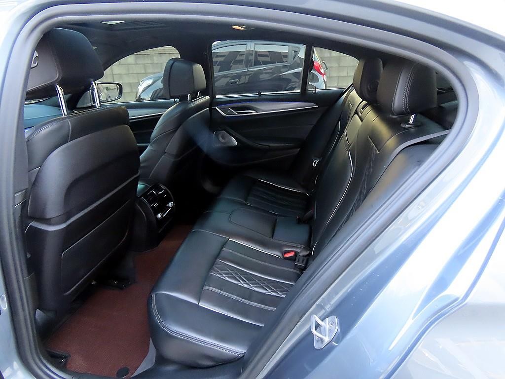 BMW 5시리즈 5시리즈 (G30) M550d xDrive 이미지 6