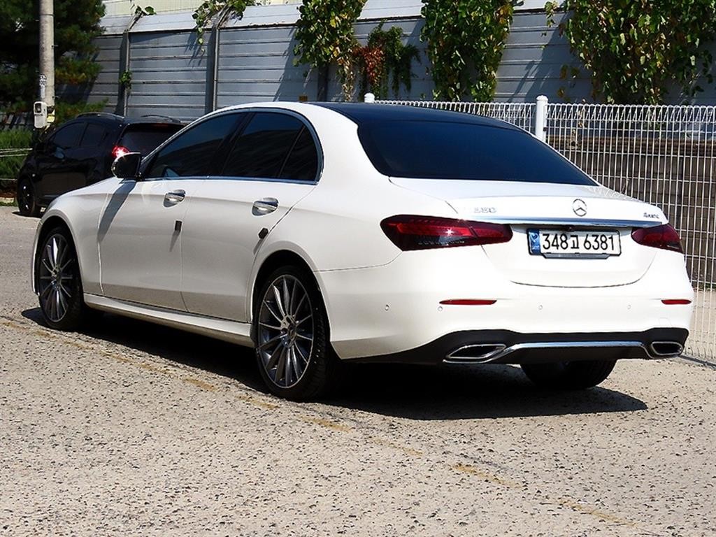 벤츠 E 클래스 E-클래스 W213 E350 4MATIC AMG LINE 이미지 3