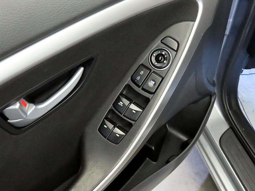 현대 i30 뉴 i30 1.6 GDI PYL 이미지 13