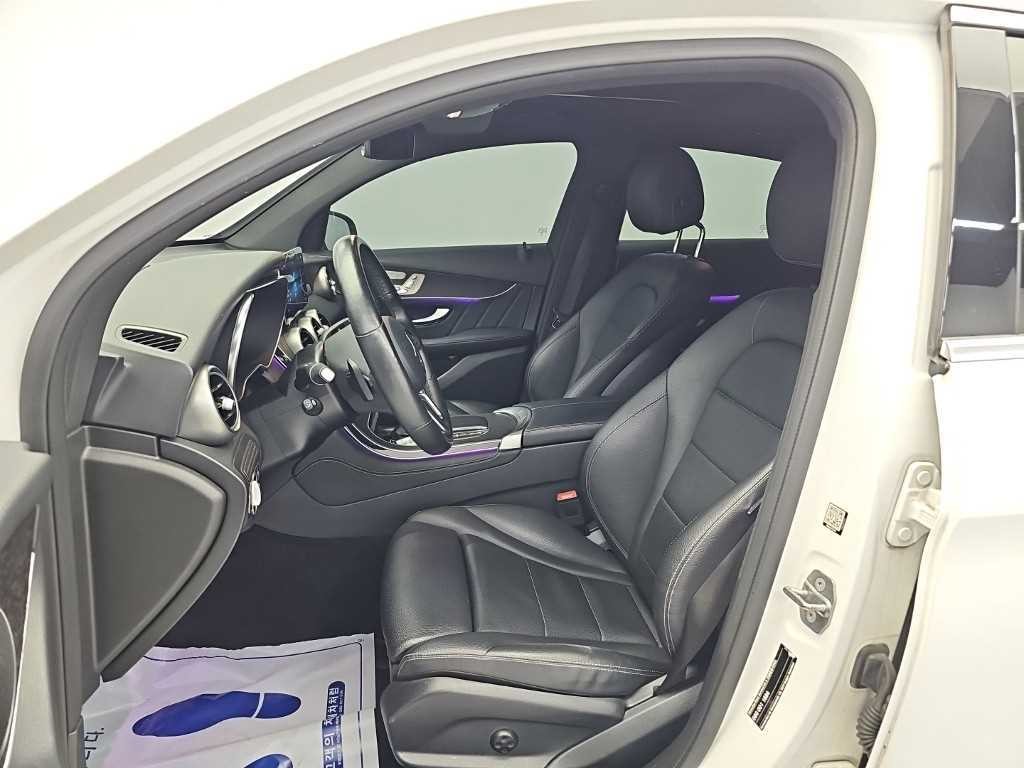 벤츠 GLC 클래스 GLC클래스 X253 GLC 300 4MATIC 쿠페 이미지 11