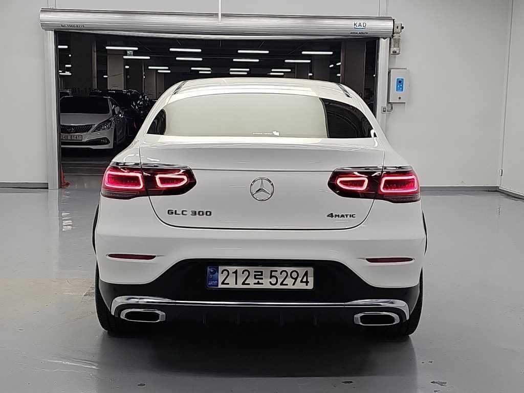 벤츠 GLC 클래스 GLC클래스 X253 GLC 300 4MATIC 쿠페 이미지 3