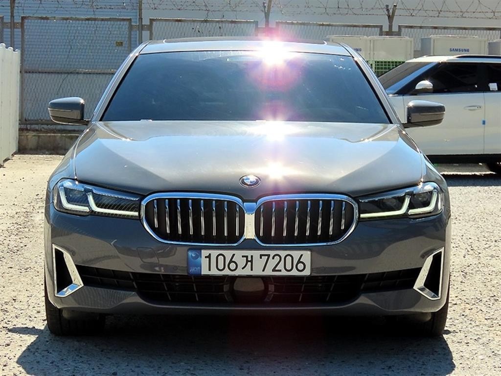 BMW 5시리즈 5시리즈 (G30) 520i 럭셔리 이미지 1