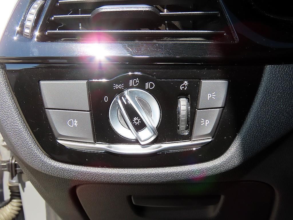 BMW 5시리즈 5시리즈 (G30) 520i 럭셔리 이미지 13