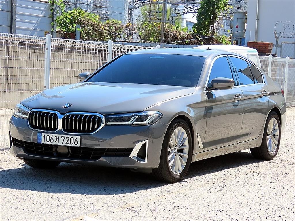 BMW 5시리즈 5시리즈 (G30) 520i 럭셔리 이미지 2