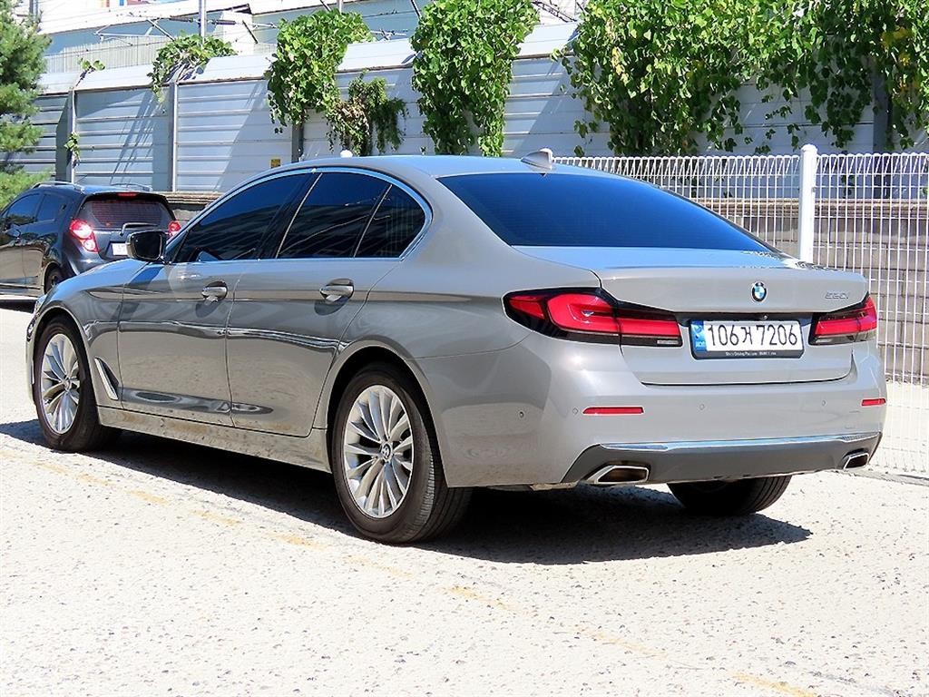 BMW 5시리즈 5시리즈 (G30) 520i 럭셔리 이미지 3
