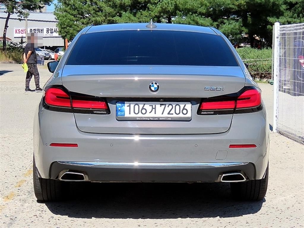 BMW 5시리즈 5시리즈 (G30) 520i 럭셔리 이미지 4