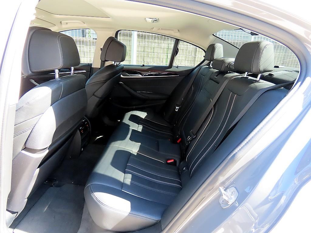 BMW 5시리즈 5시리즈 (G30) 520i 럭셔리 이미지 6