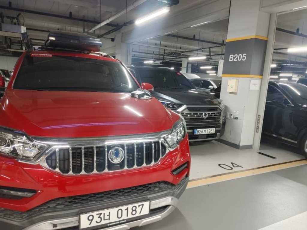 KG모빌리티(쌍용) 렉스턴 렉스턴 스포츠 칸 디젤 2.2 4WD 5링크 다이나믹 에디션 이미지 2