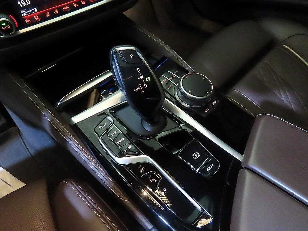 BMW 5시리즈 5시리즈 (G30) 530e M 스포츠 이미지 12