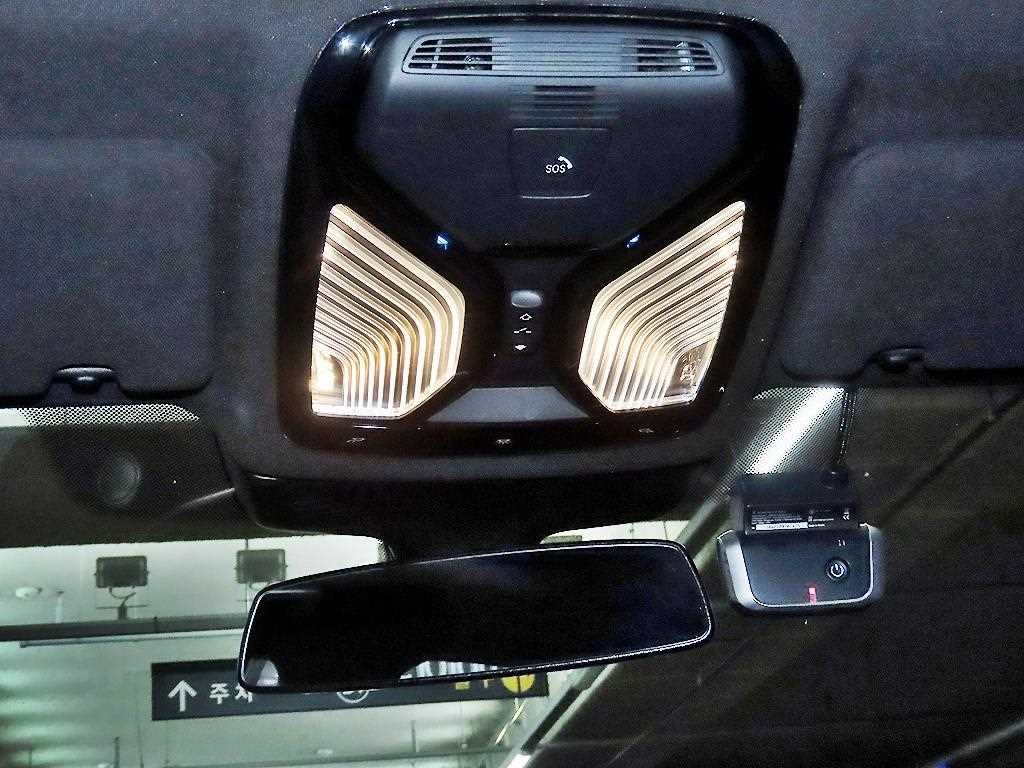 BMW 5시리즈 5시리즈 (G30) 530e M 스포츠 이미지 16