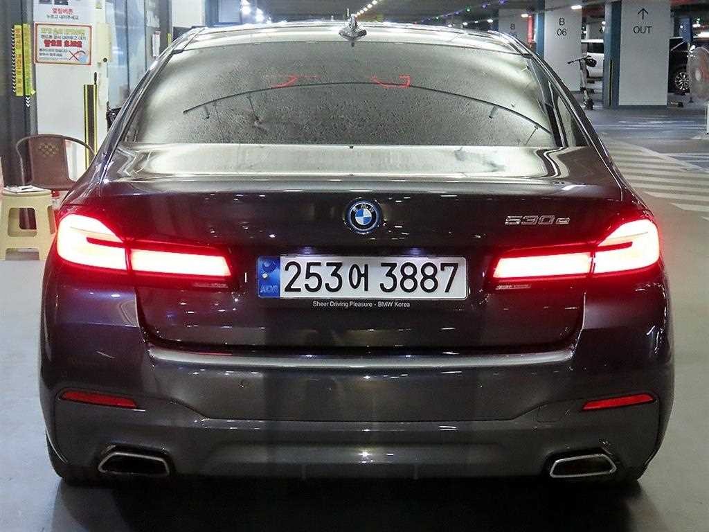 BMW 5시리즈 5시리즈 (G30) 530e M 스포츠 이미지 5