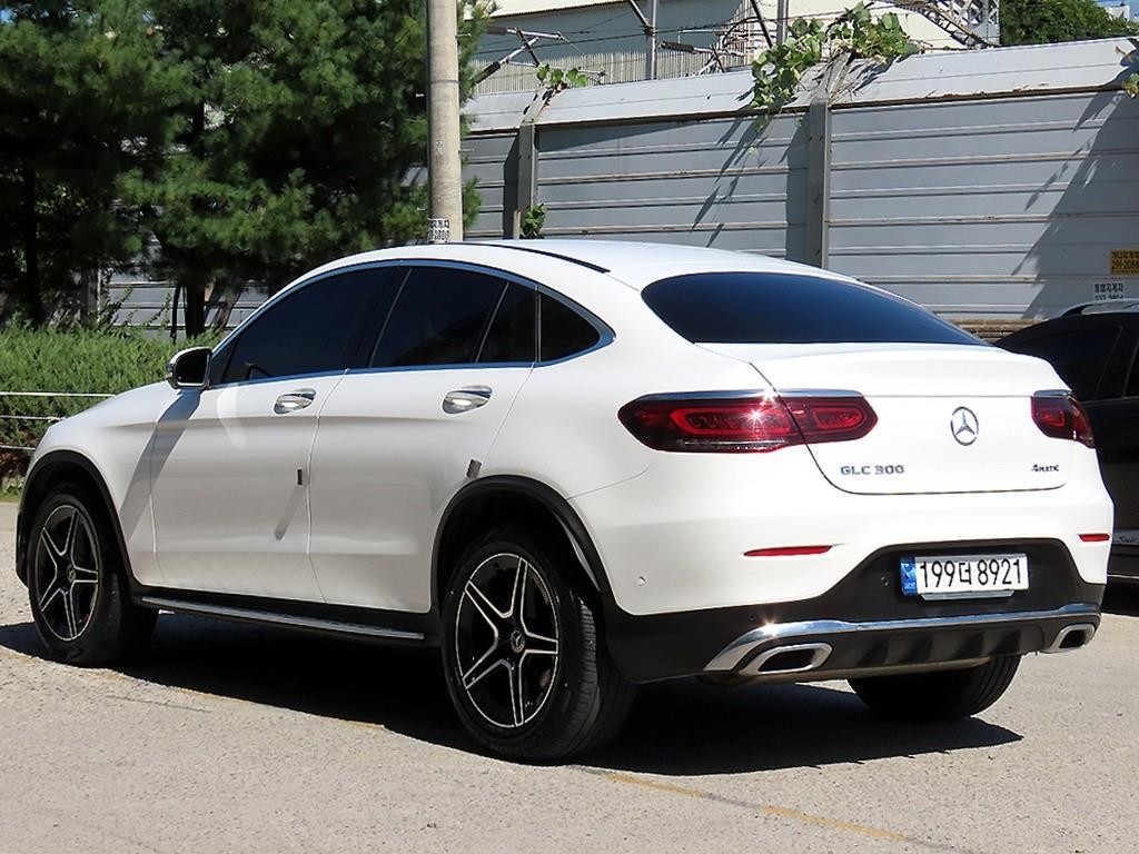 벤츠 GLC 클래스 GLC클래스 X253 GLC 300 4MATIC 쿠페 이미지 3