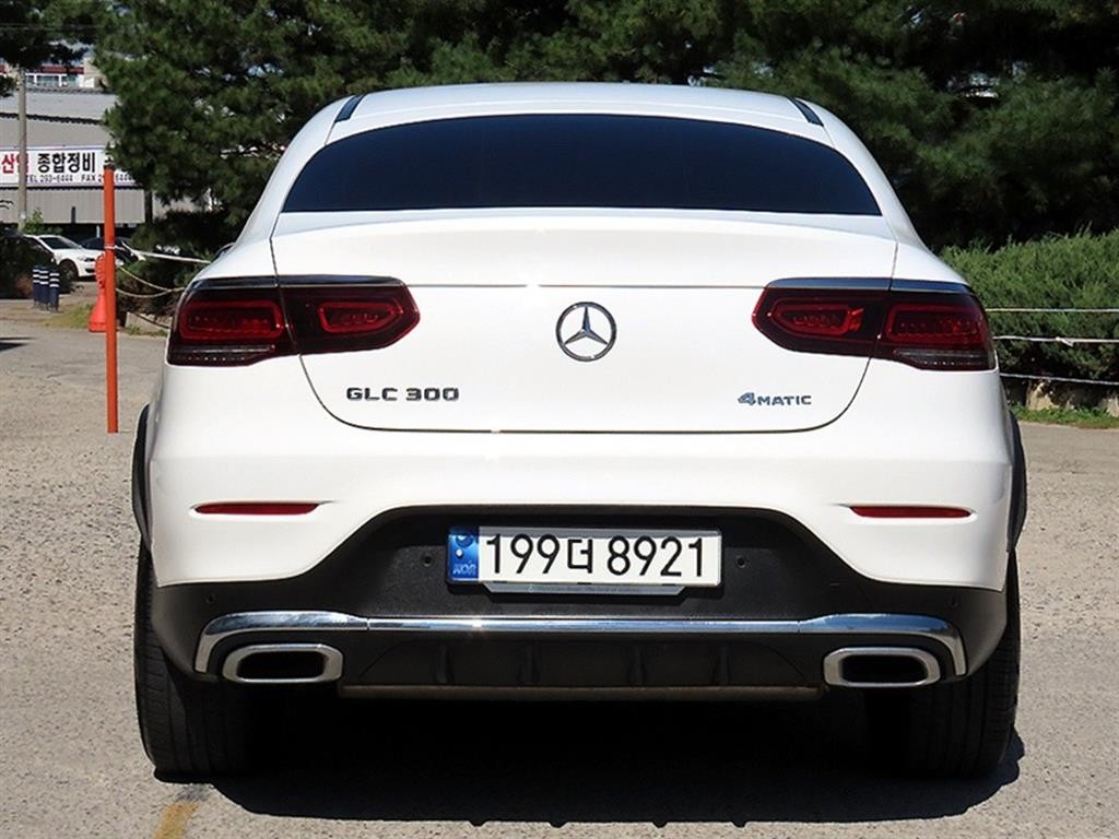 벤츠 GLC 클래스 GLC클래스 X253 GLC 300 4MATIC 쿠페 이미지 4