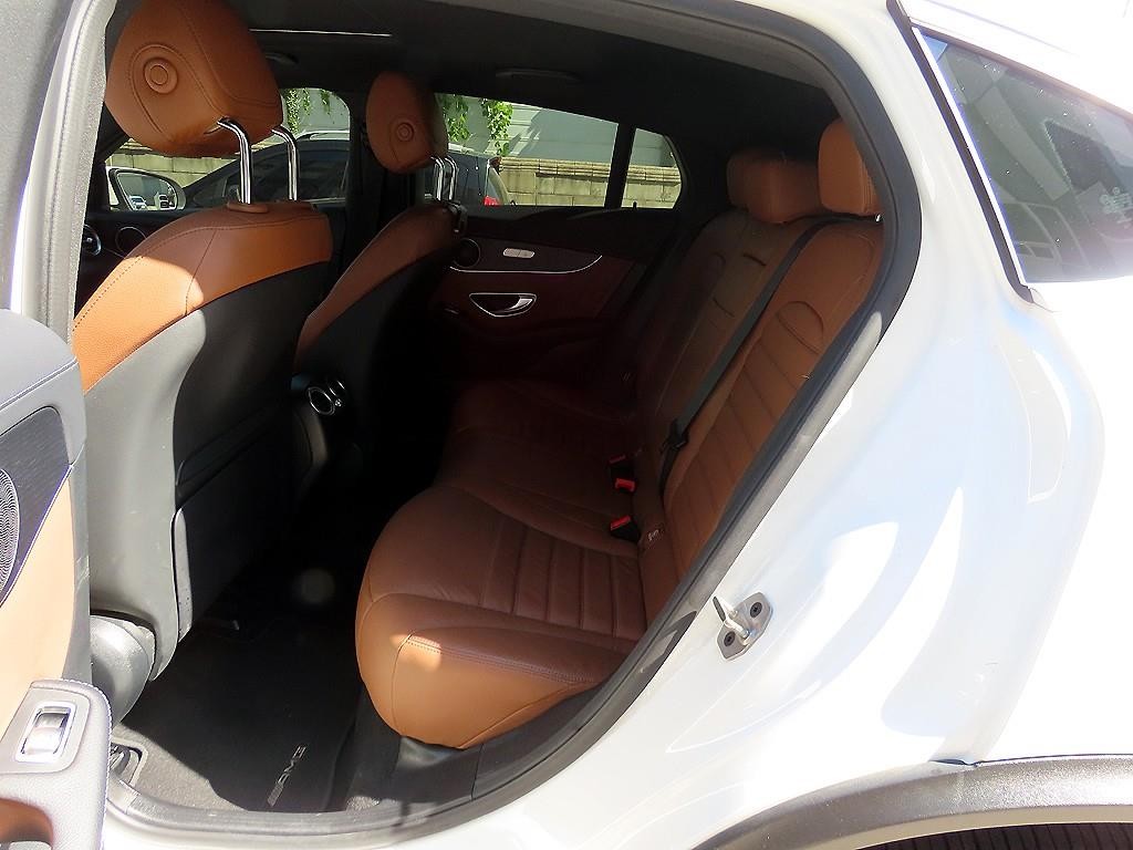벤츠 GLC 클래스 GLC클래스 X253 GLC 300 4MATIC 쿠페 이미지 6