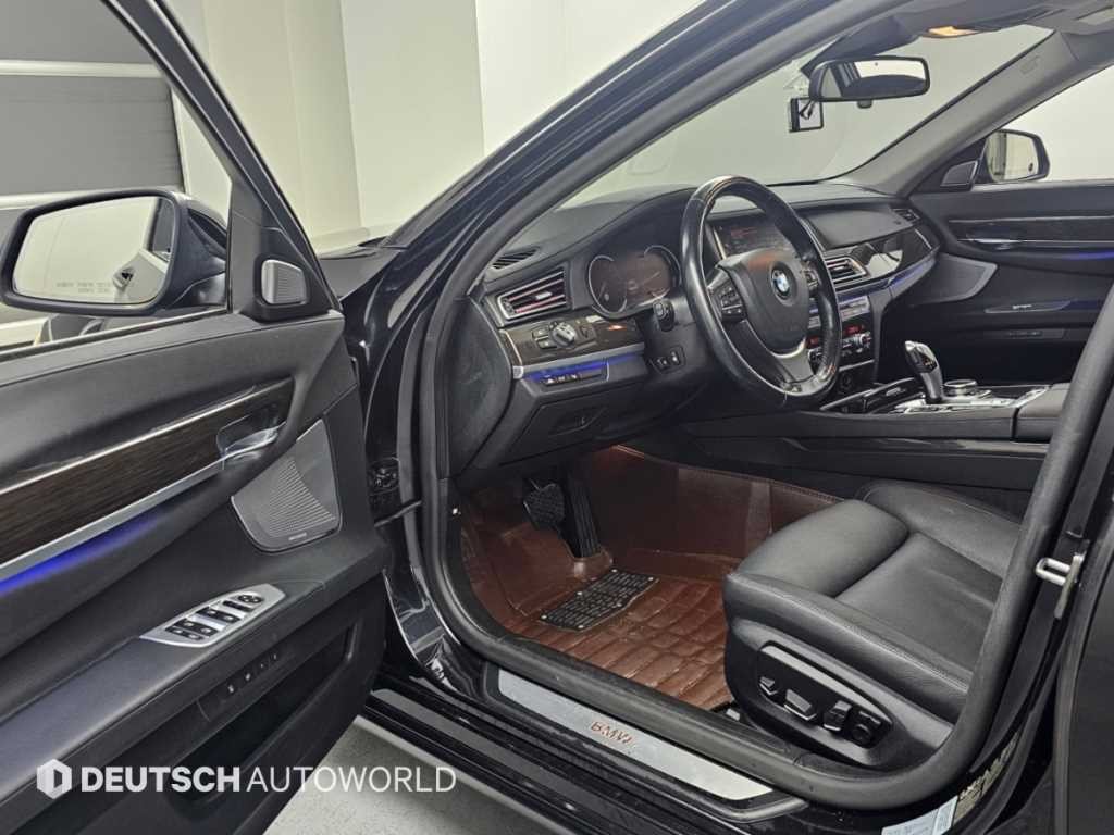BMW 7시리즈 7시리즈 (F01) 750 Li xDrive 인디비주얼 이미지 11
