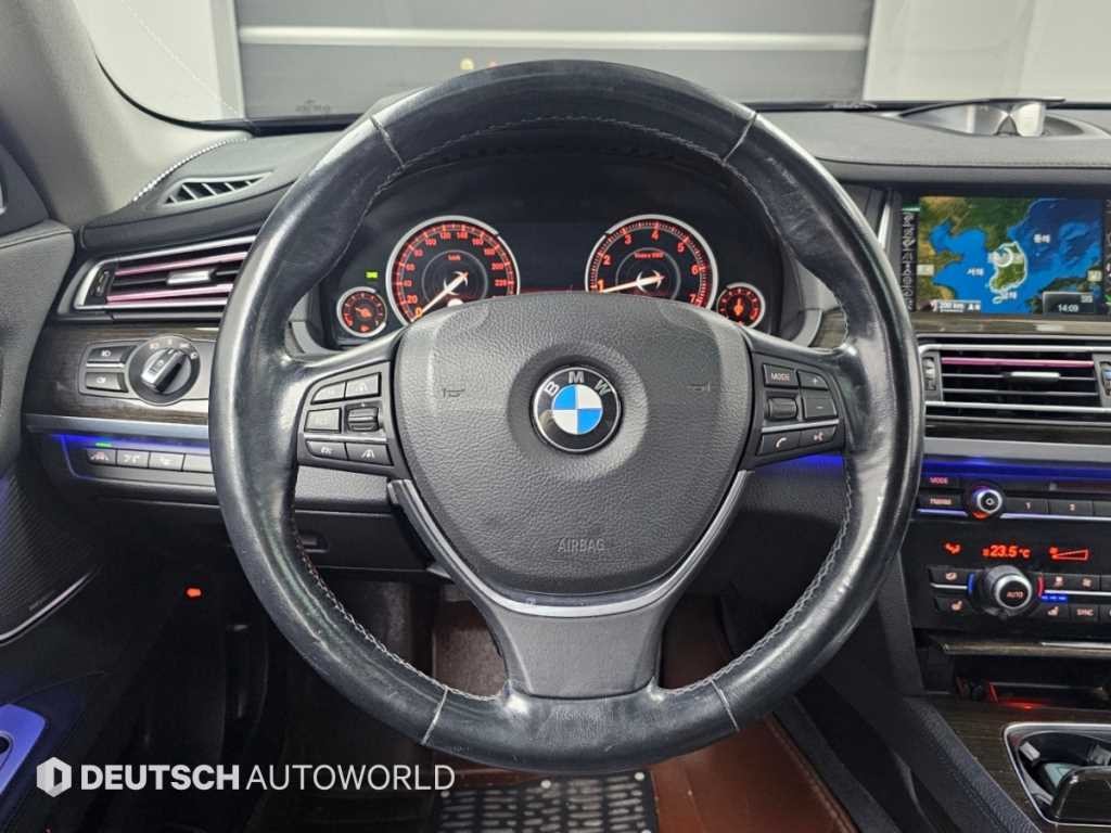 BMW 7시리즈 7시리즈 (F01) 750 Li xDrive 인디비주얼 이미지 13