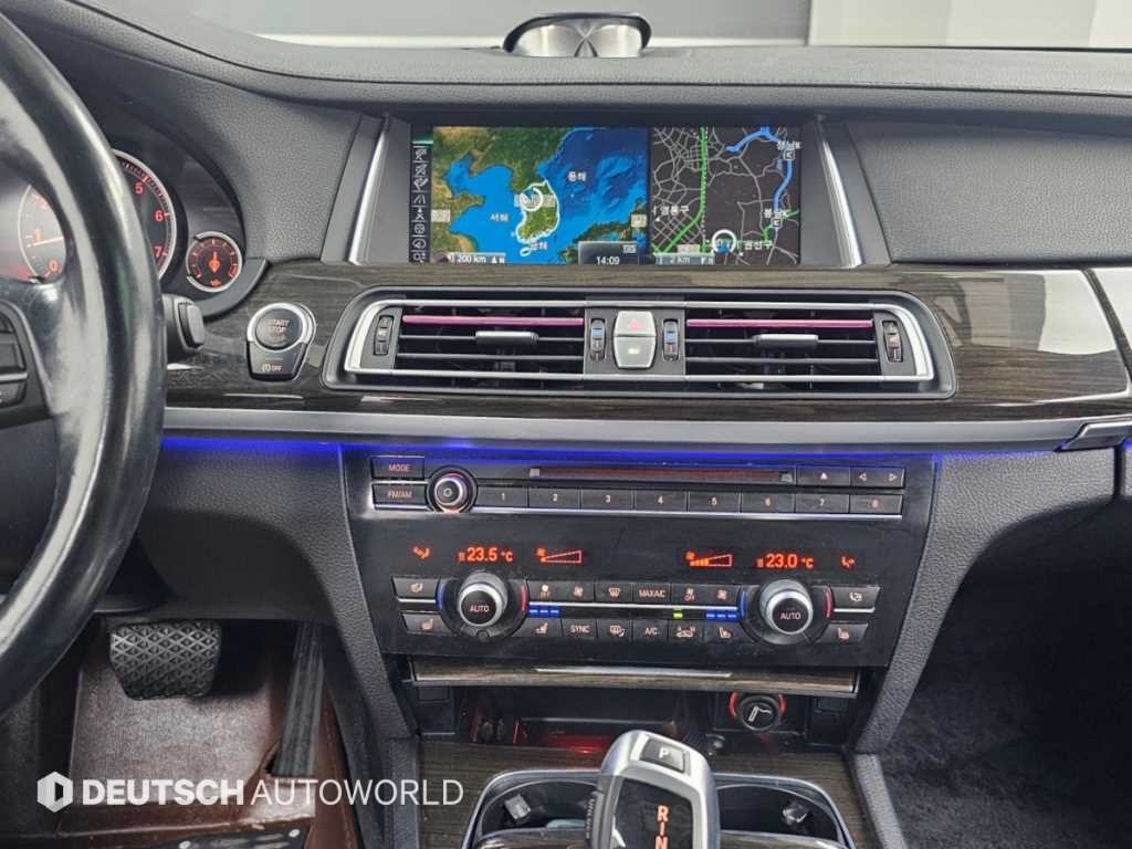 BMW 7시리즈 7시리즈 (F01) 750 Li xDrive 인디비주얼 이미지 14