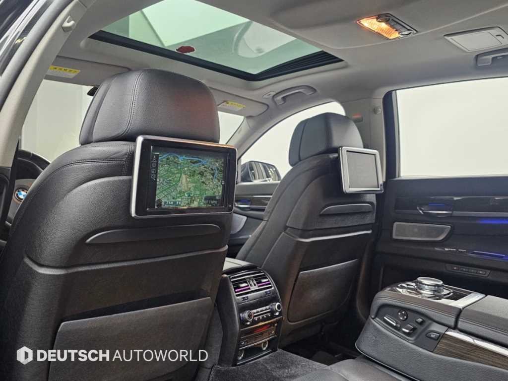 BMW 7시리즈 7시리즈 (F01) 750 Li xDrive 인디비주얼 이미지 18
