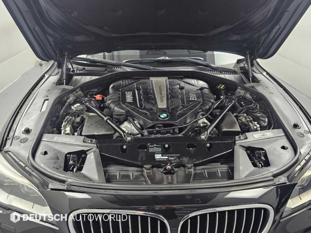 BMW 7시리즈 7시리즈 (F01) 750 Li xDrive 인디비주얼 이미지 6