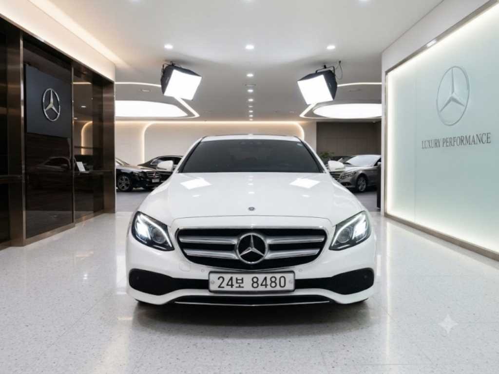 벤츠 E 클래스 E-클래스 W213 E300 아방가르드 이미지 1