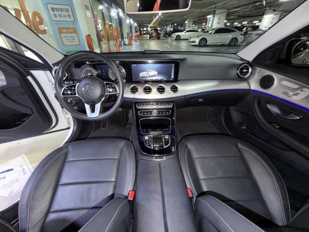 벤츠 E 클래스 E-클래스 W213 E300 아방가르드 이미지 6